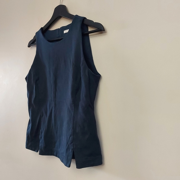 Banna Republic Navy tank top with back zipper - Picture 3 of 8